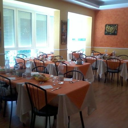 Hotel Oria Rimini Bagian luar foto