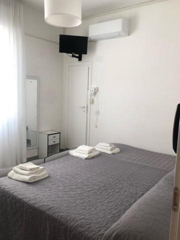 Hotel Oria Rimini Bagian luar foto